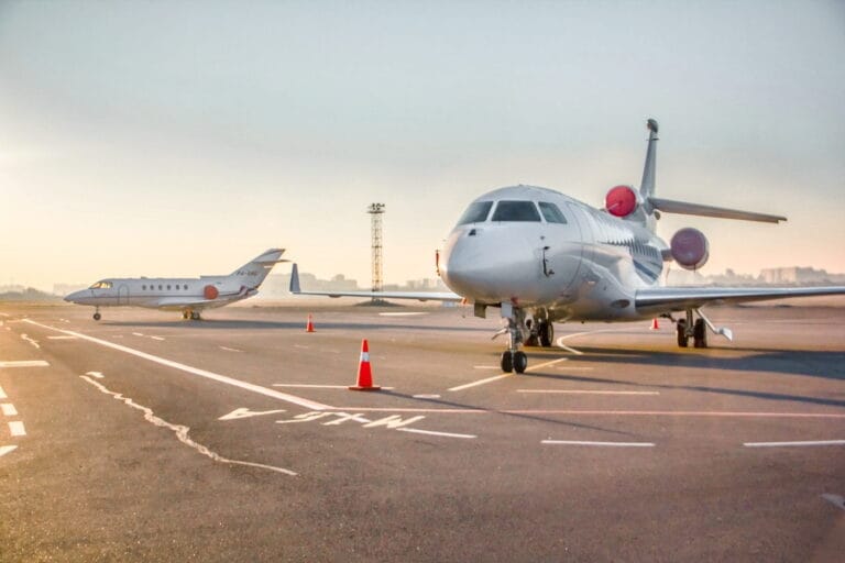 Wat zijn empty leg vluchten en hoe kunt u ervan profiteren?